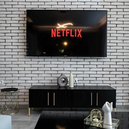 아파트 Mythic Meteora *