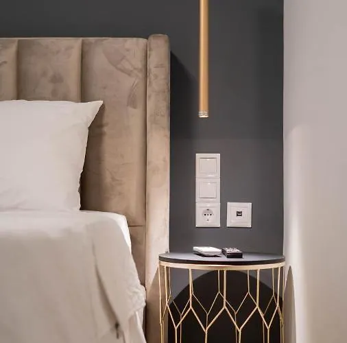 아파트 Mythic Meteora *