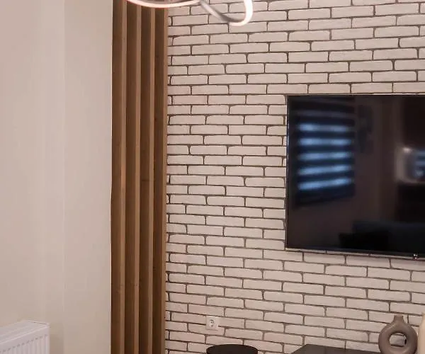 아파트 Mythic Meteora *